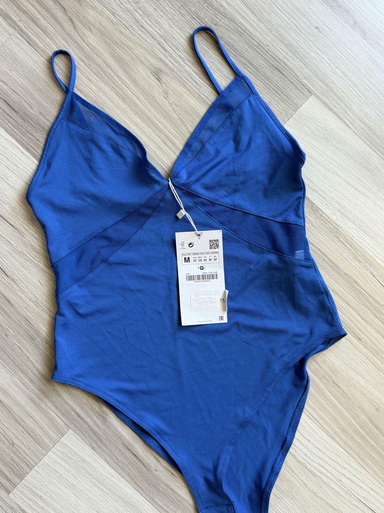 Бял топ и синьо боди ZARA