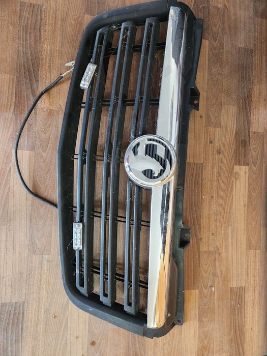 Grilă fața Opel Movano 2016