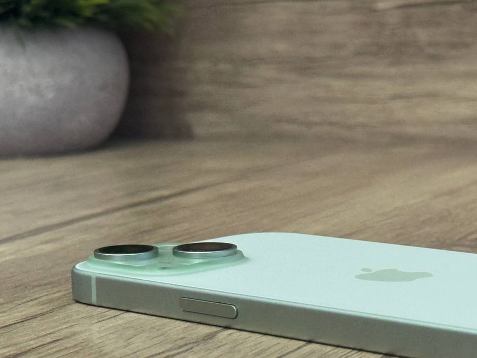 iPhone 15 128Gb Green