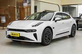 Rasmiy salondan ZEEKR 001 REYS 2025yil oq