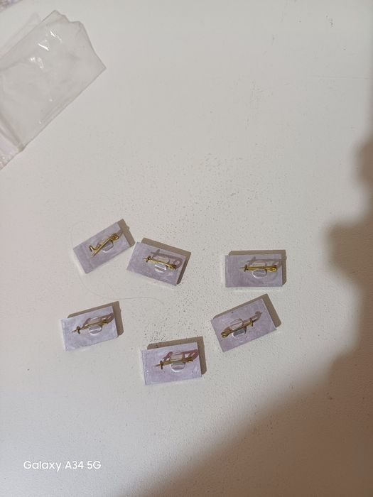 Значки различни по 3лв за брой