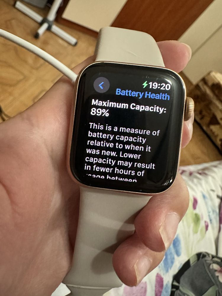 Смарт часовник Apple Watch SE 2022