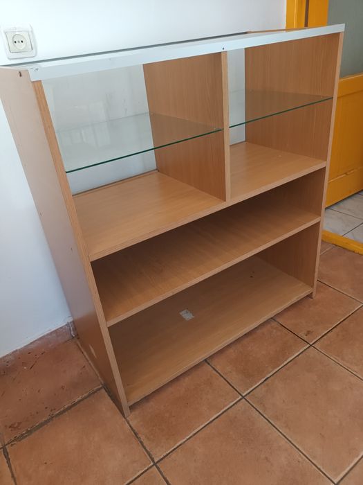 Vitrina expunere