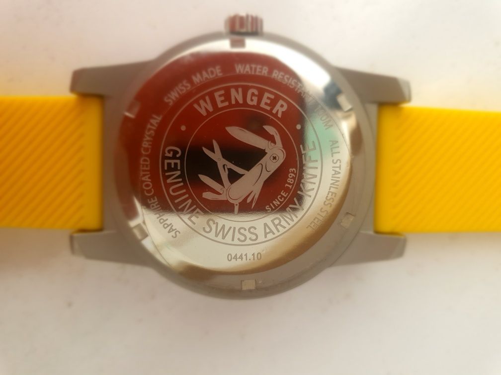 Стильные часы бренда WENGER