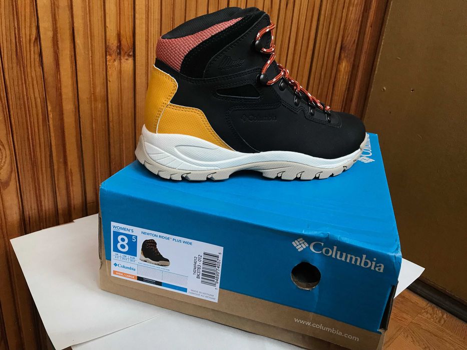 Продам женские ботинки Columbia
