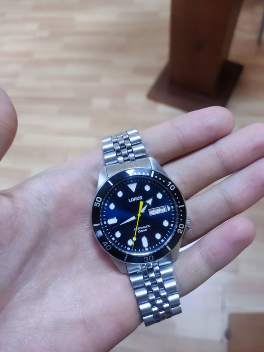 Lorus watch. 10 bar