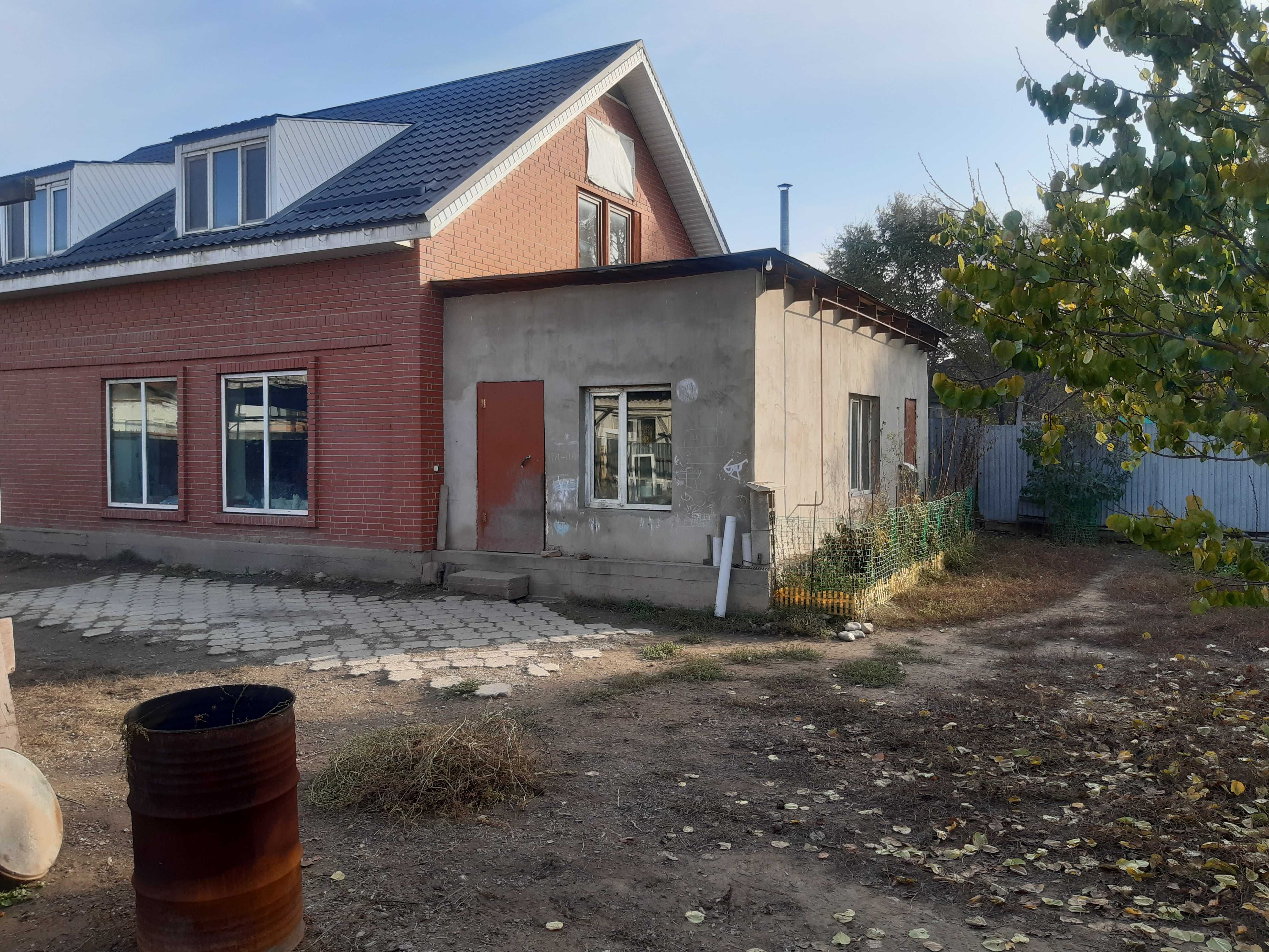 Продам дом в Алматы из 5 комнат, кирпичный