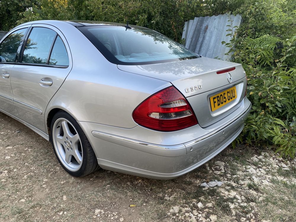 Mercedes E320 на части