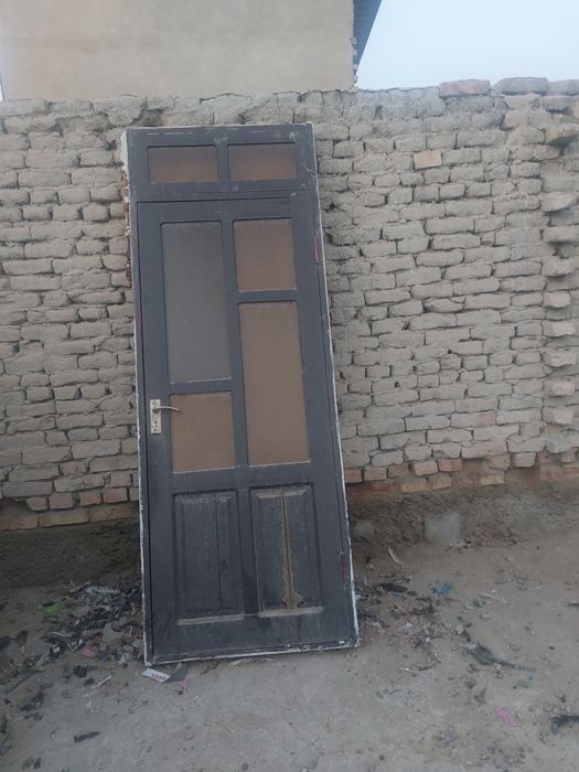 100 000 сумдан дераза ва эшик сотилади