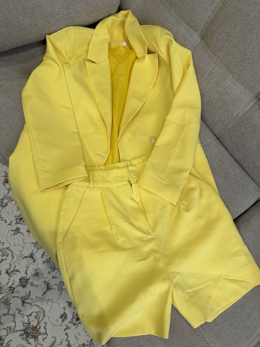 Костюм двойка с шортами