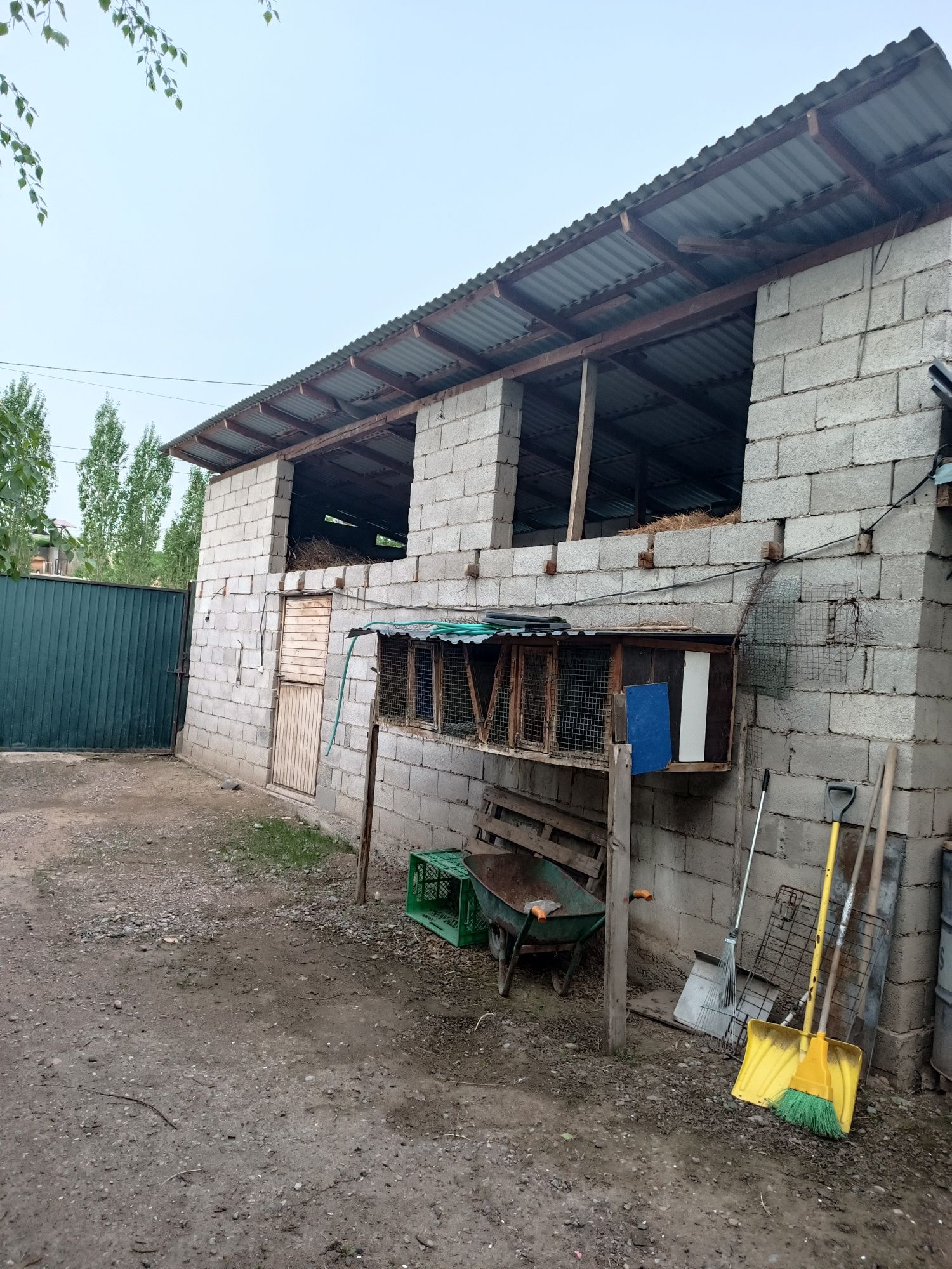 Продам дом у подножия гор в поселке Кайнар