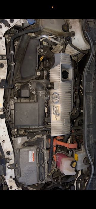 Toyota Auris 2013 1.8 Benzina + Hybrid Avariat