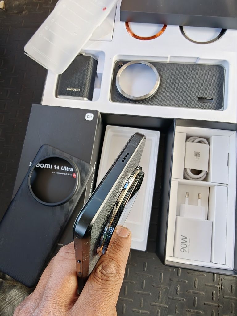 Xiaomi 14 Ultra/12-512/,перфектен,комплект,гаранция+фото кит.