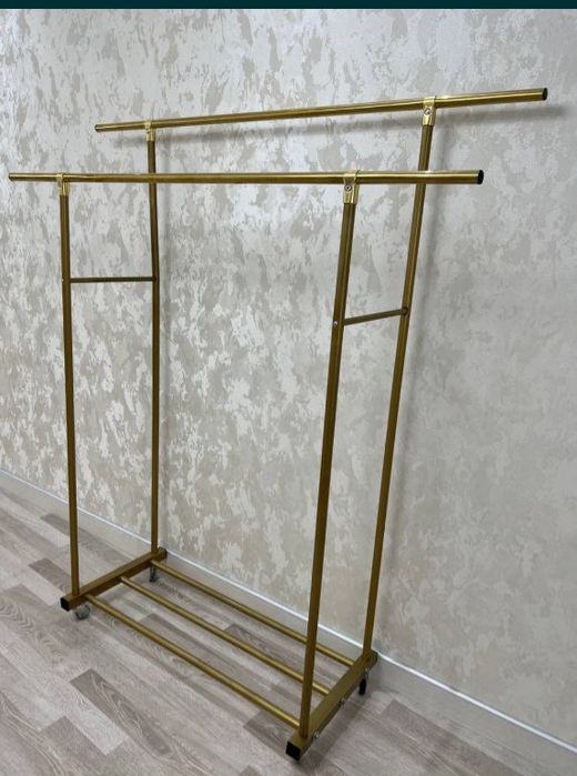 Гардеробная вешалка для одежды