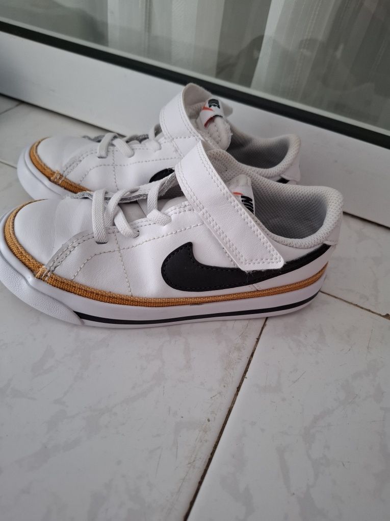 Оригинални маратонки на nike 27 номер 30лв