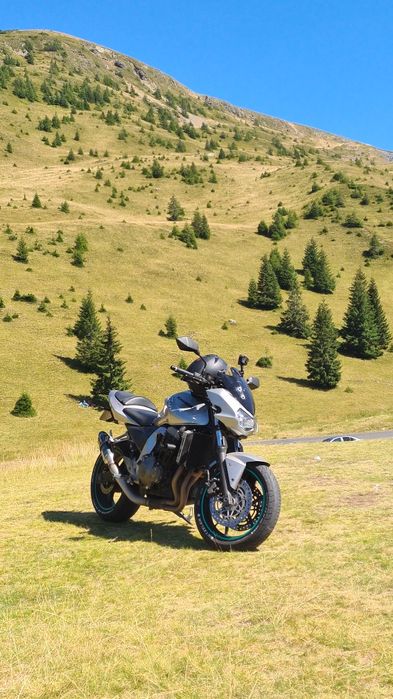 Kawasaki zr750j ..