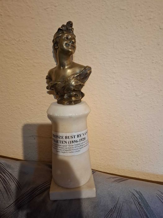 Statuie pentru colectionari