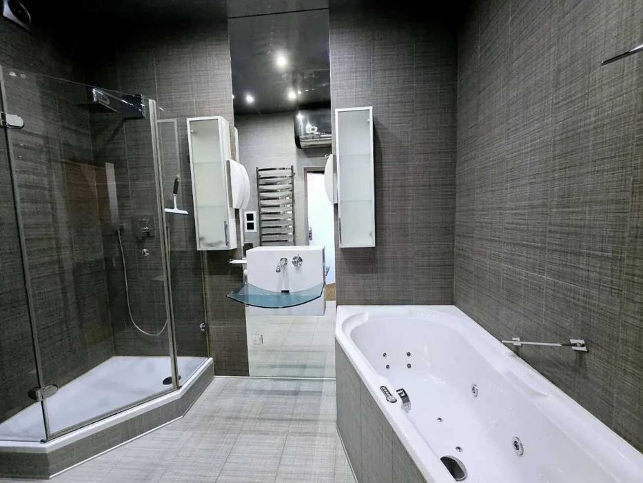 Тристаен имот в кв.Витоша