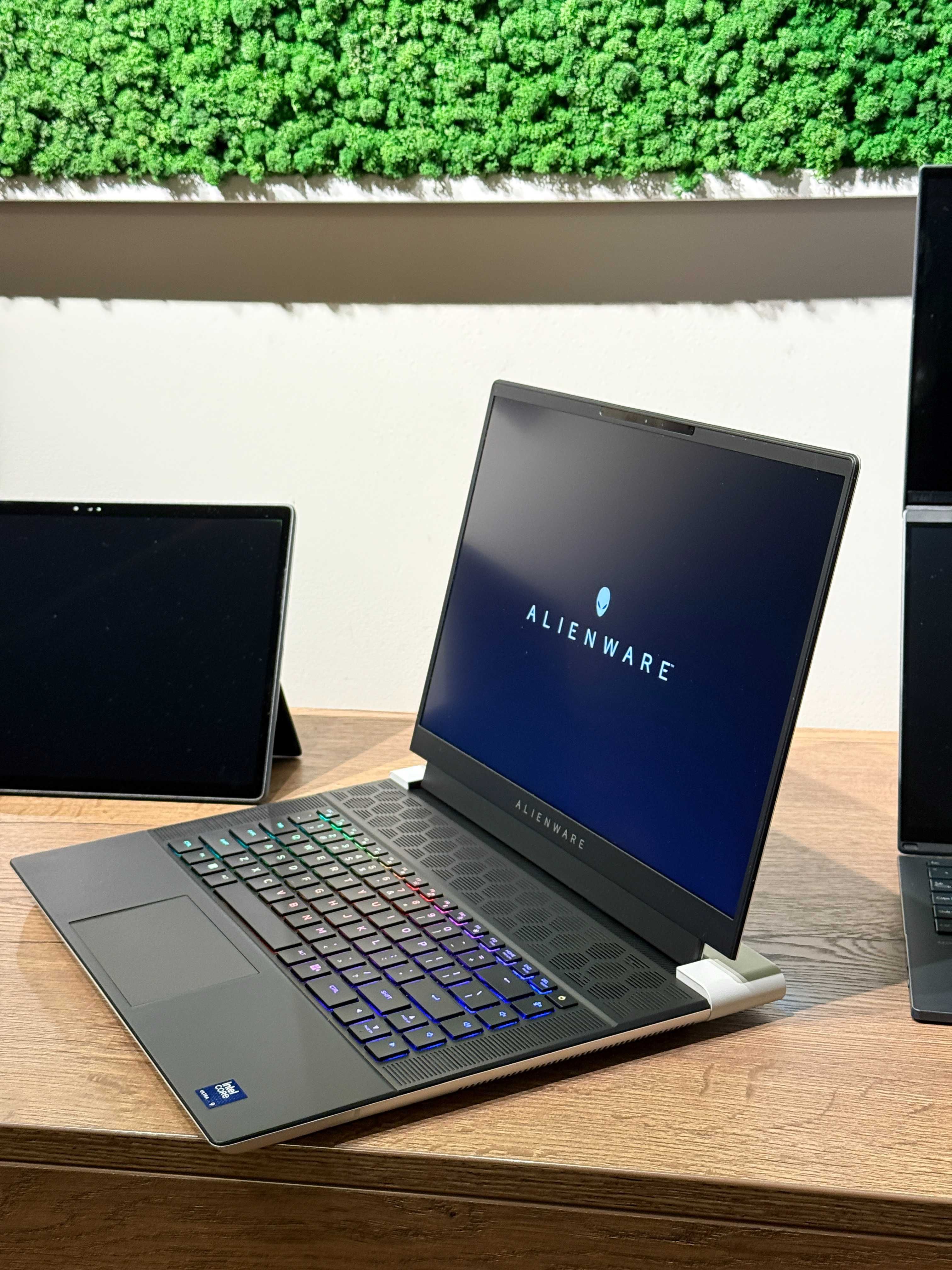 Laptop Gaming Alienware X16 R2 16" Ultra 9 185H 32GB RTX 4080 12GB 1TB