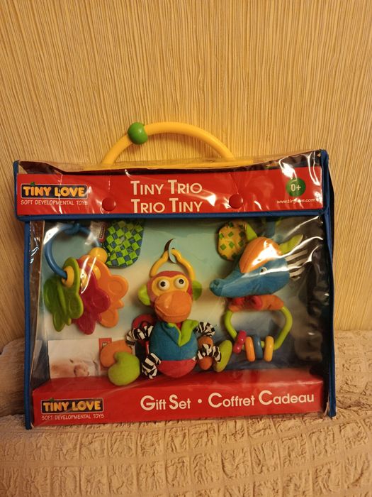 Погремушки привозные очень красочные