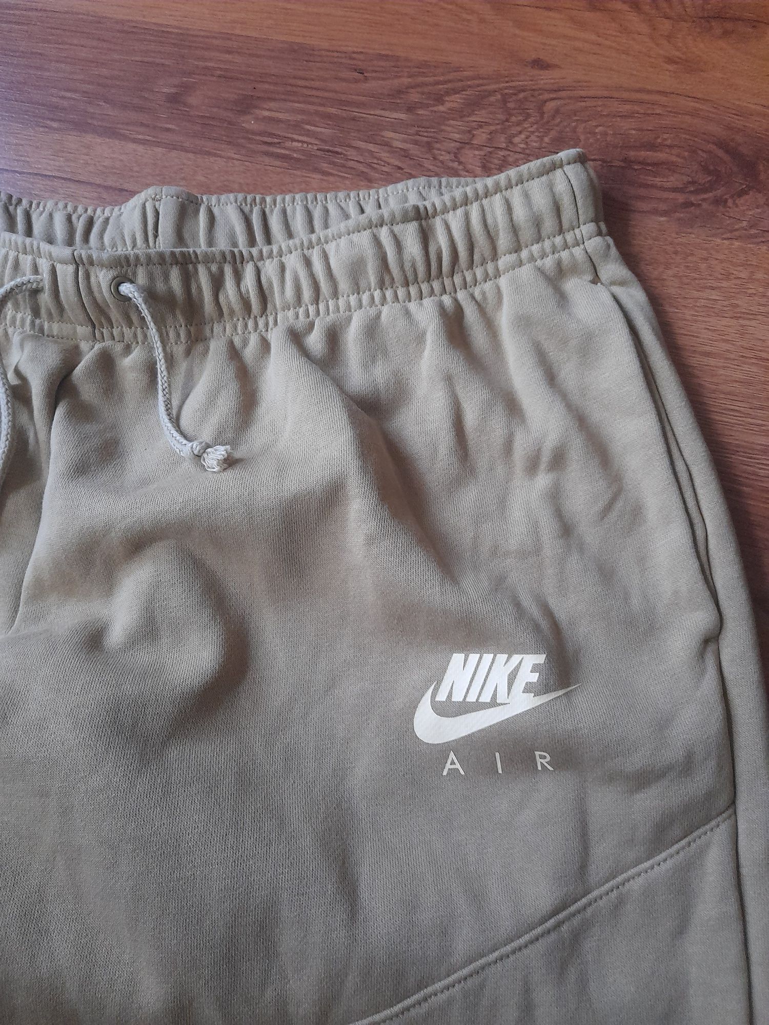 Nike Air долнище M- L размер.