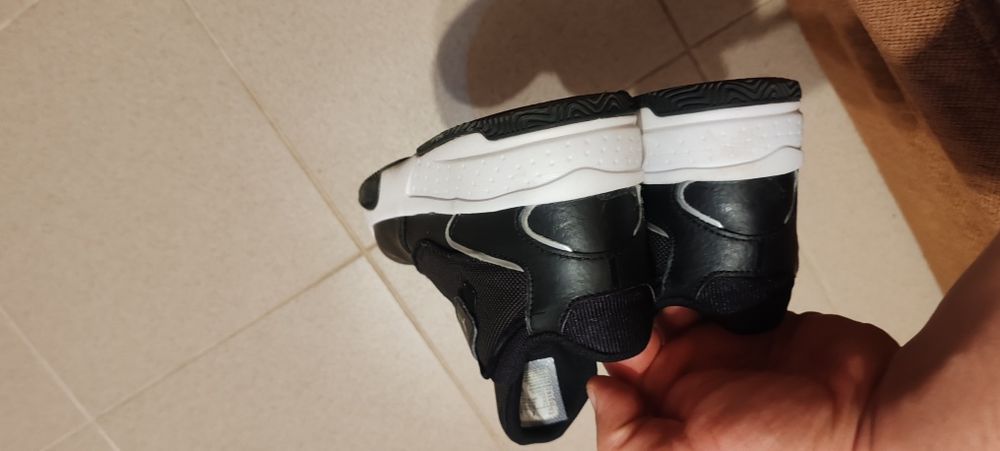 Jordan Aura nike copii marimea 35 nu adidas puma