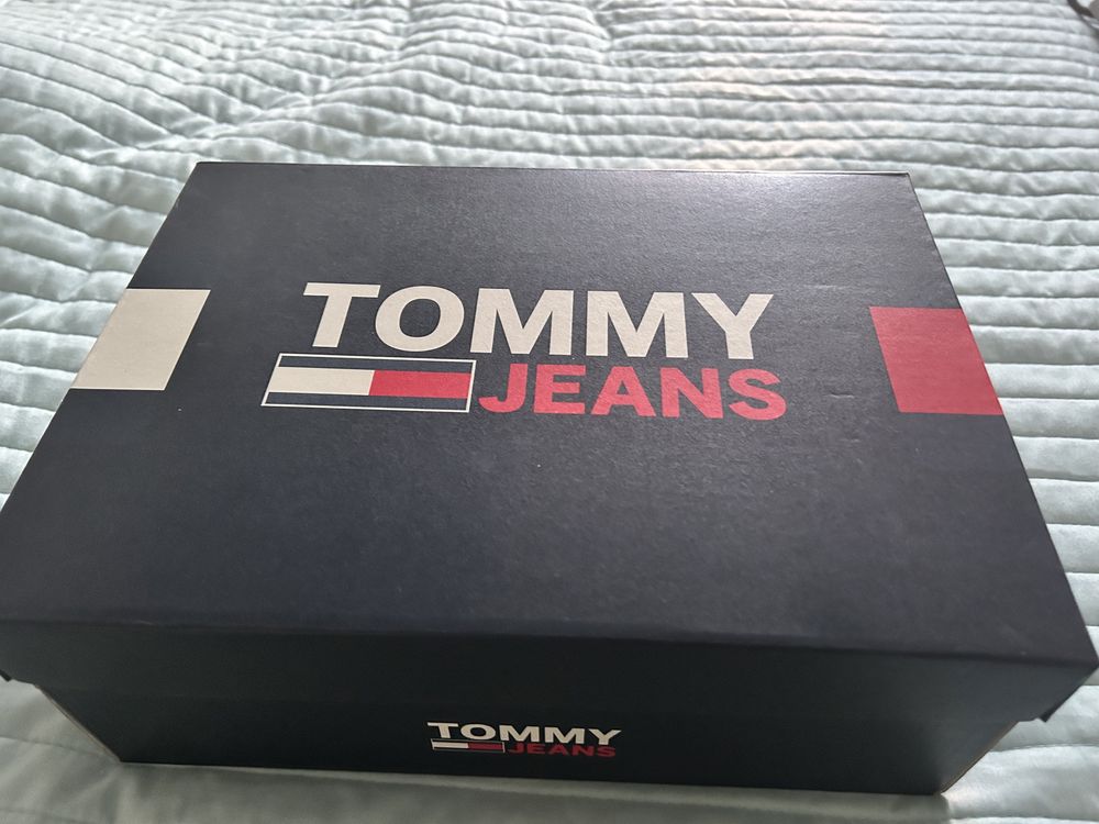 Tenisi Tommy Hilfiger