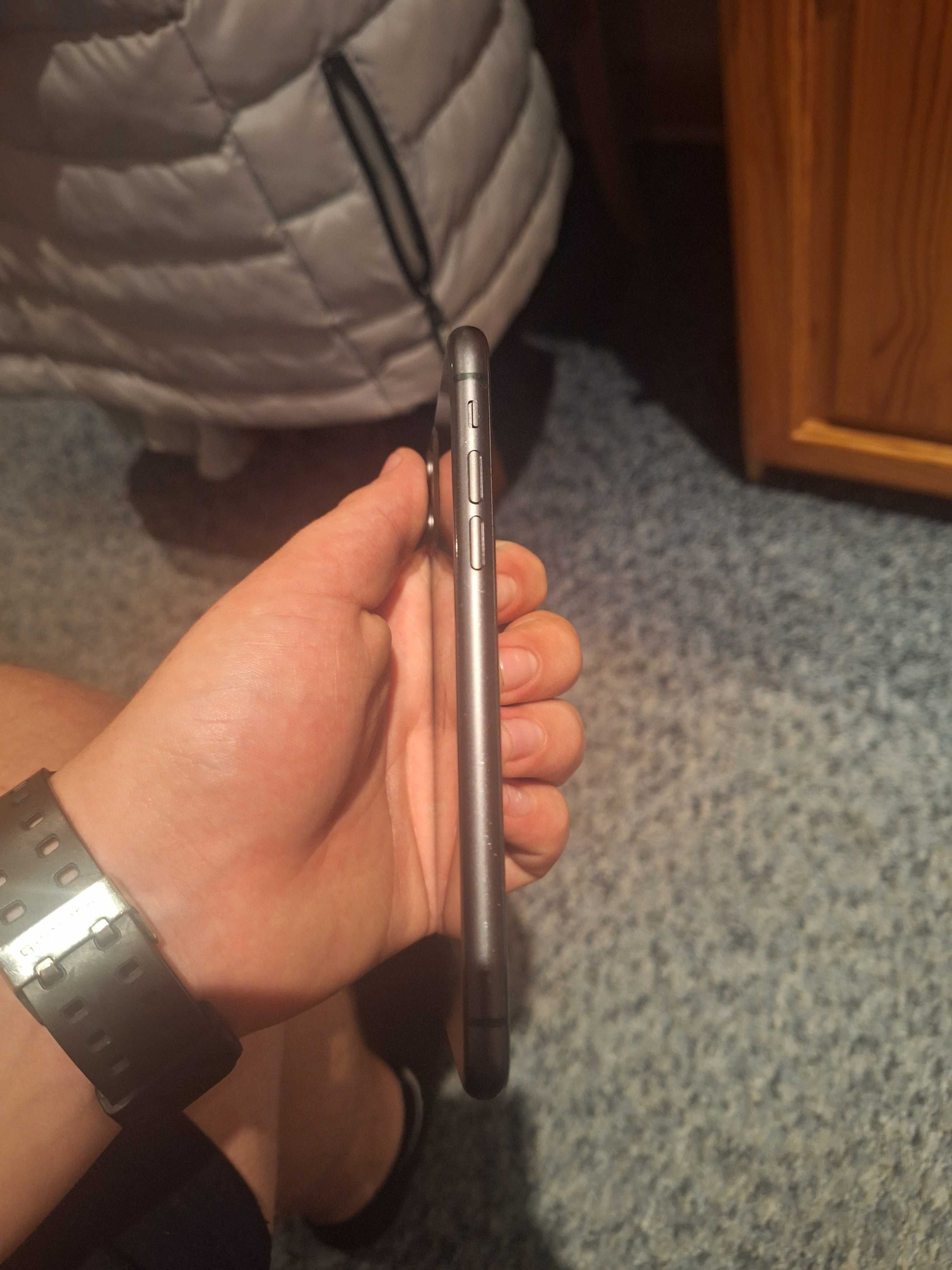 Iphone 11 128gb 73% battery health