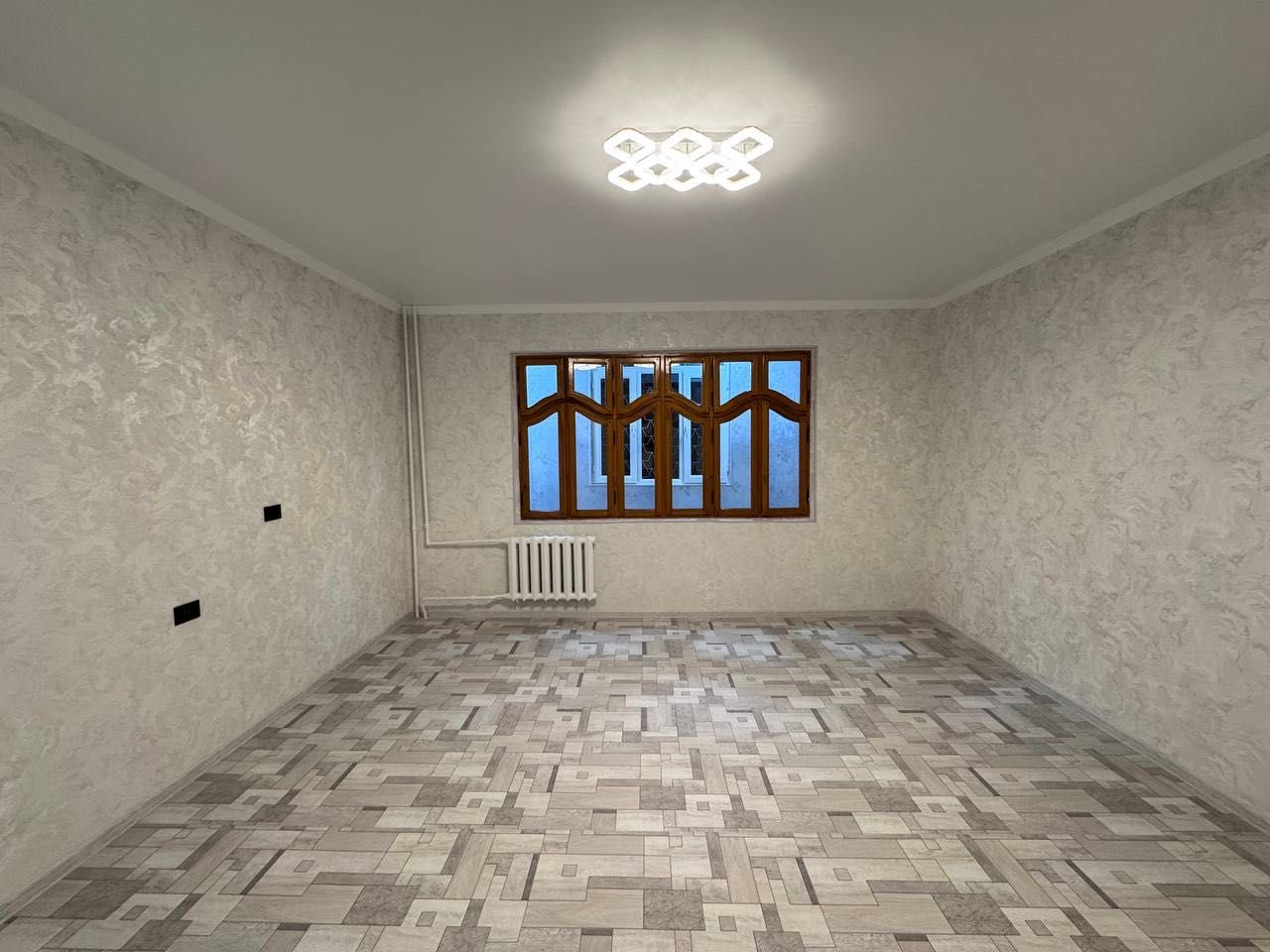 2 ком. квартира 62 м², Паркентский рынок. М. Риёзи
