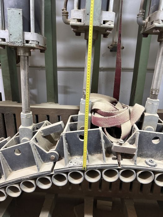 Presa lemn stratificat sau grinzi curbe lemn lamelar trepte