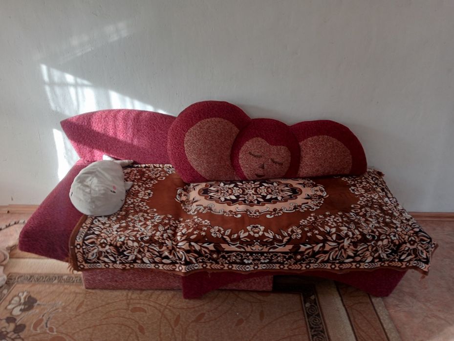 Продам диван мягкий