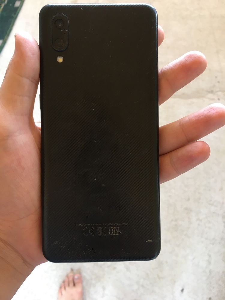 Samsung a 02 sotiladi