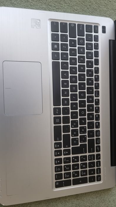 Laptop Asus x556u pentru piese de schimb