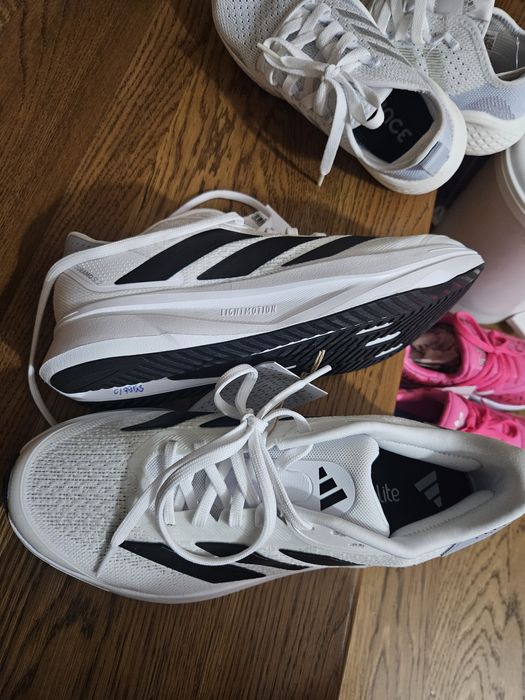 Adidași Adidas noi masura 42,5
