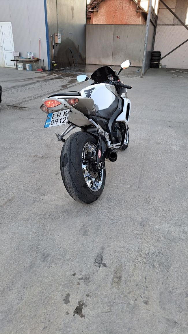 Suzuki gsxr k7 1000