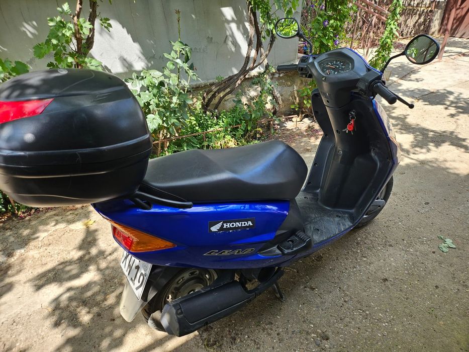 Honda Lead SCV 100