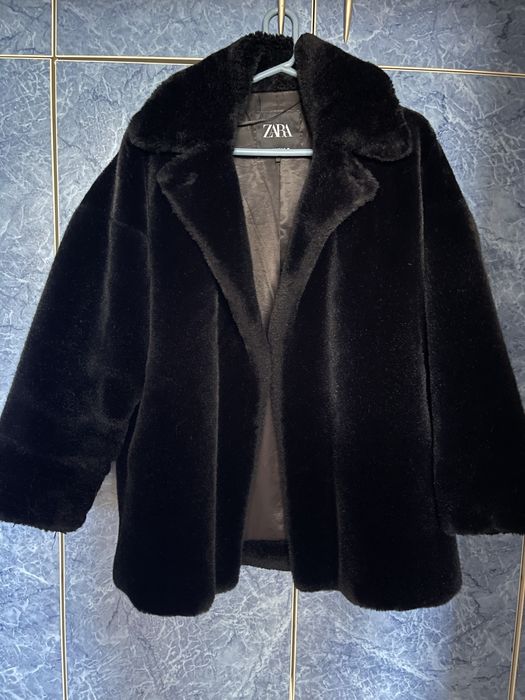 Zara пухкаво палто xs-s