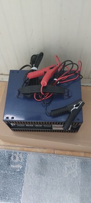 Redresor încărcător auto