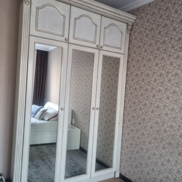 Продам шкаф. Срочно. Подойдёт для прихожей