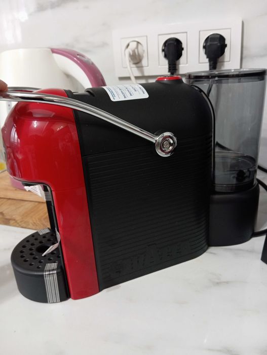 Кафемашина lavazza a modo mio jolie с гаранция 2 години