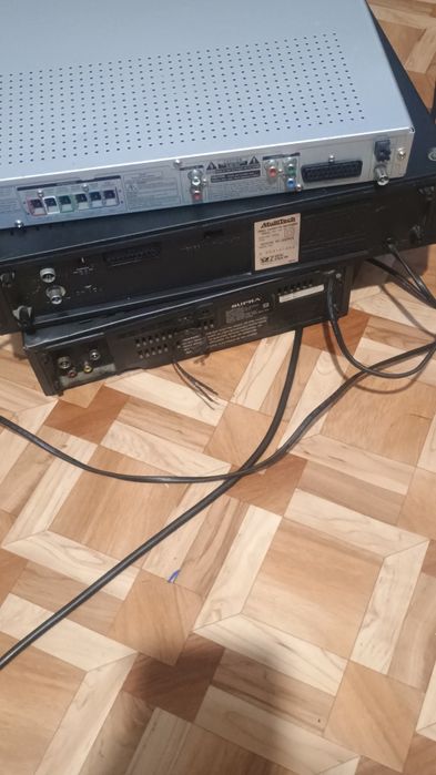 Продават се видия работещи