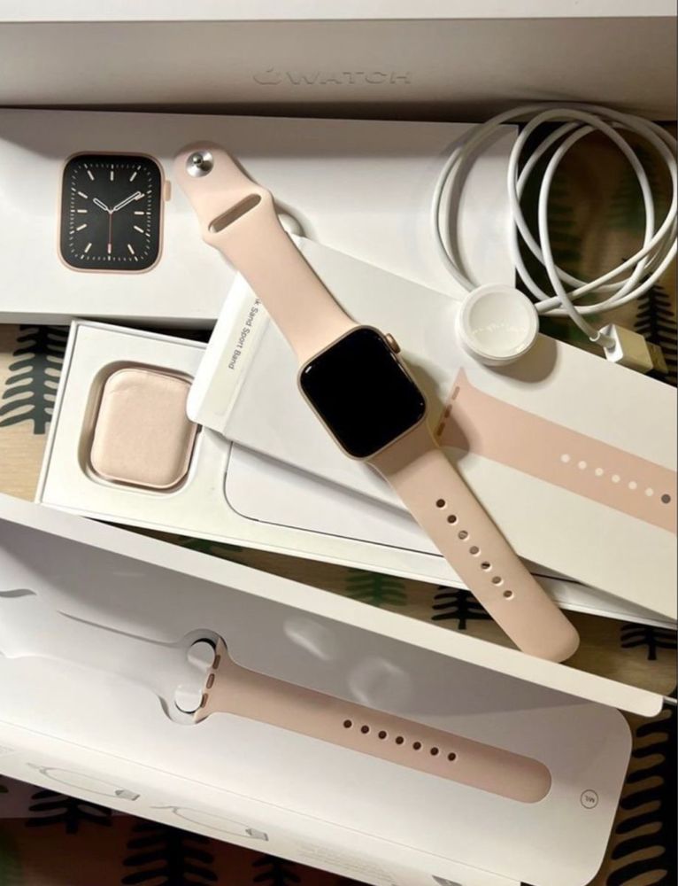 Продается новый Apple watch SE 40 мм