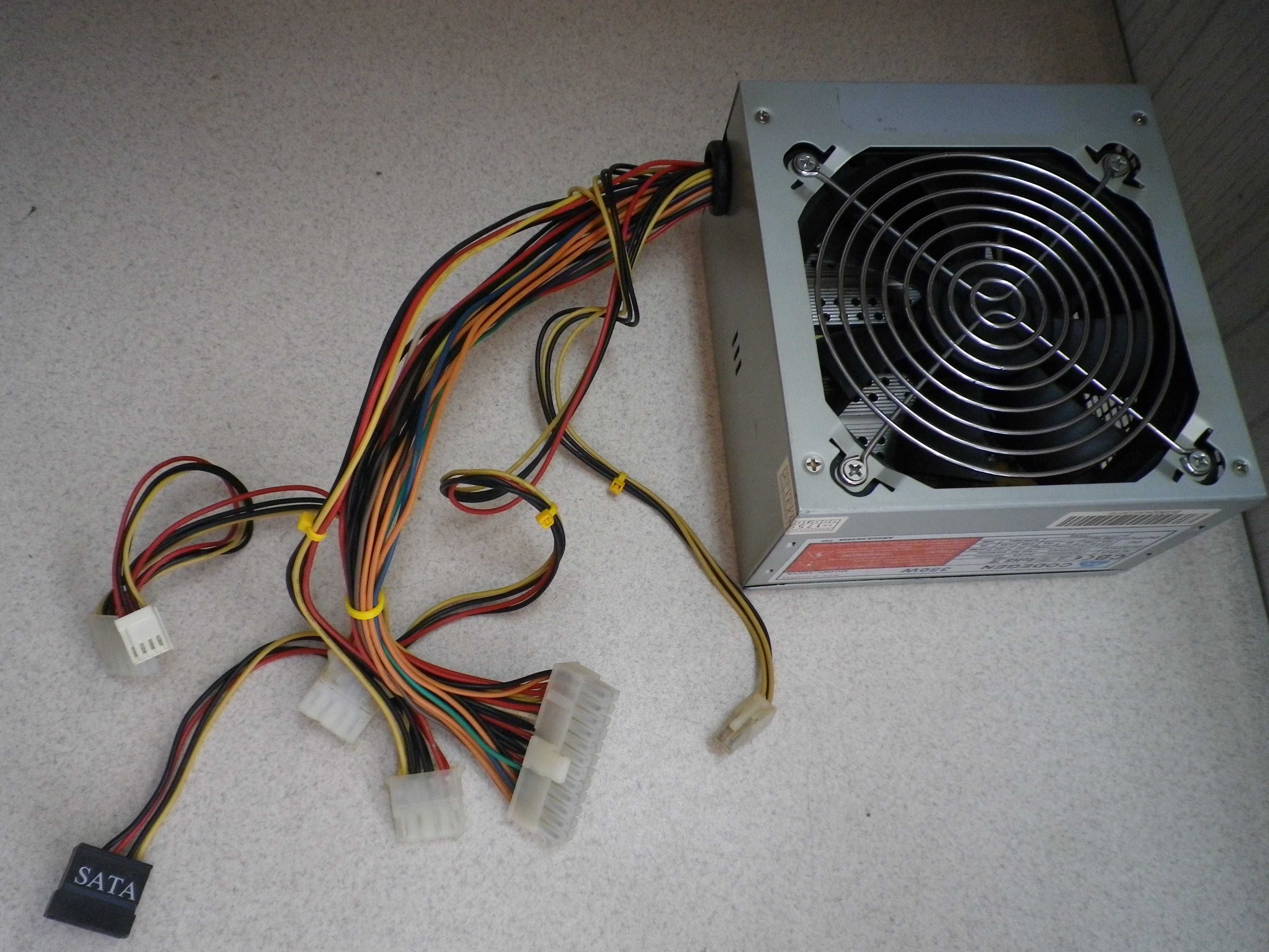 Захранване за компютър  Delux ATX-400W