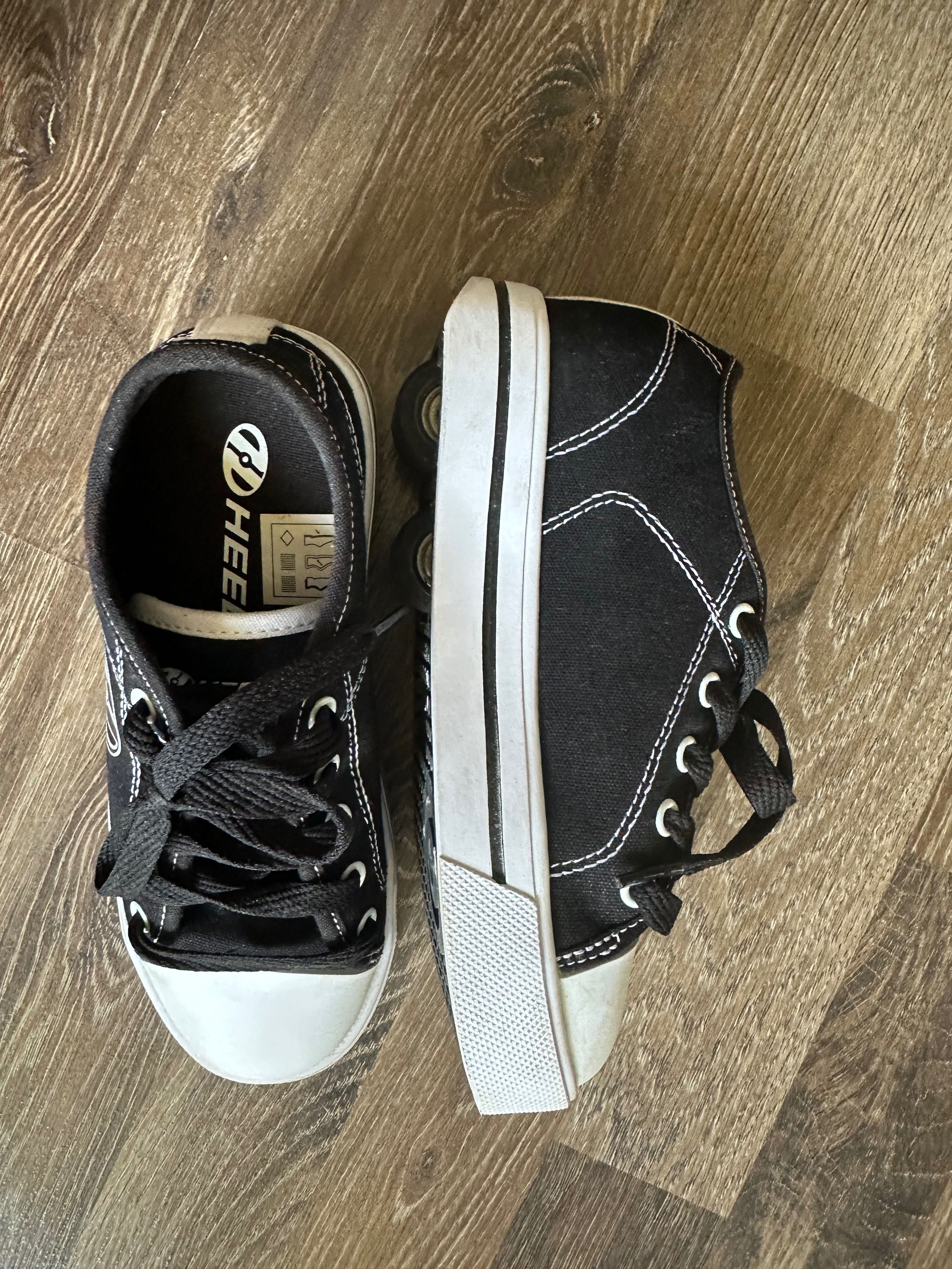 Нови Детски обувки с колелца heelys