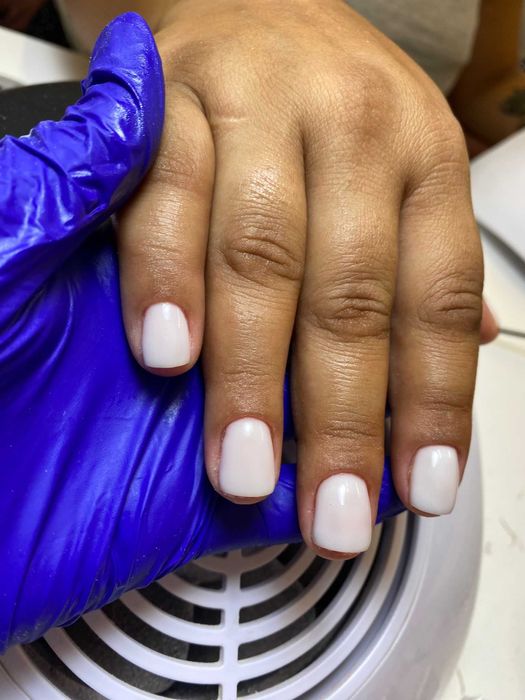 Servicii de infrumusetare: manichiura