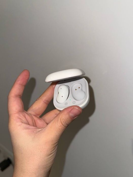 Наушники Samsung Buds Live