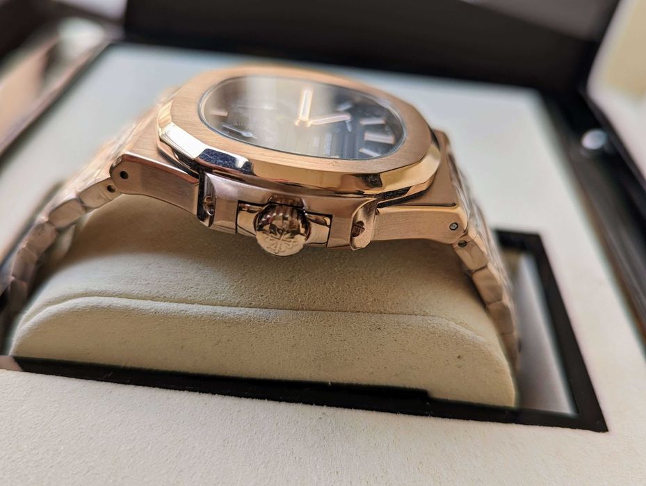 Patek Philippe Nautilus Moonphase 5712 с автоматичен механизъм