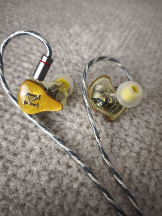 ISN Audio EST80, căști iem