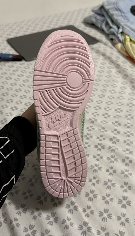 Nike Dunk Low pink