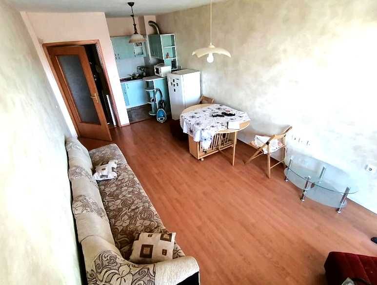 Дава се под наем Двустаен апартамент в Бургас, Лазур - 60 кв.м за 255 € - Снимка #2